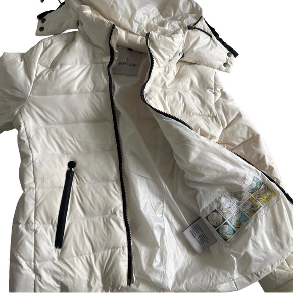 🚩 SOLD 🚩 Moncler Short Hooded Down Puffer Jacket – White/Black (Size 1) - Picture 10 of 10